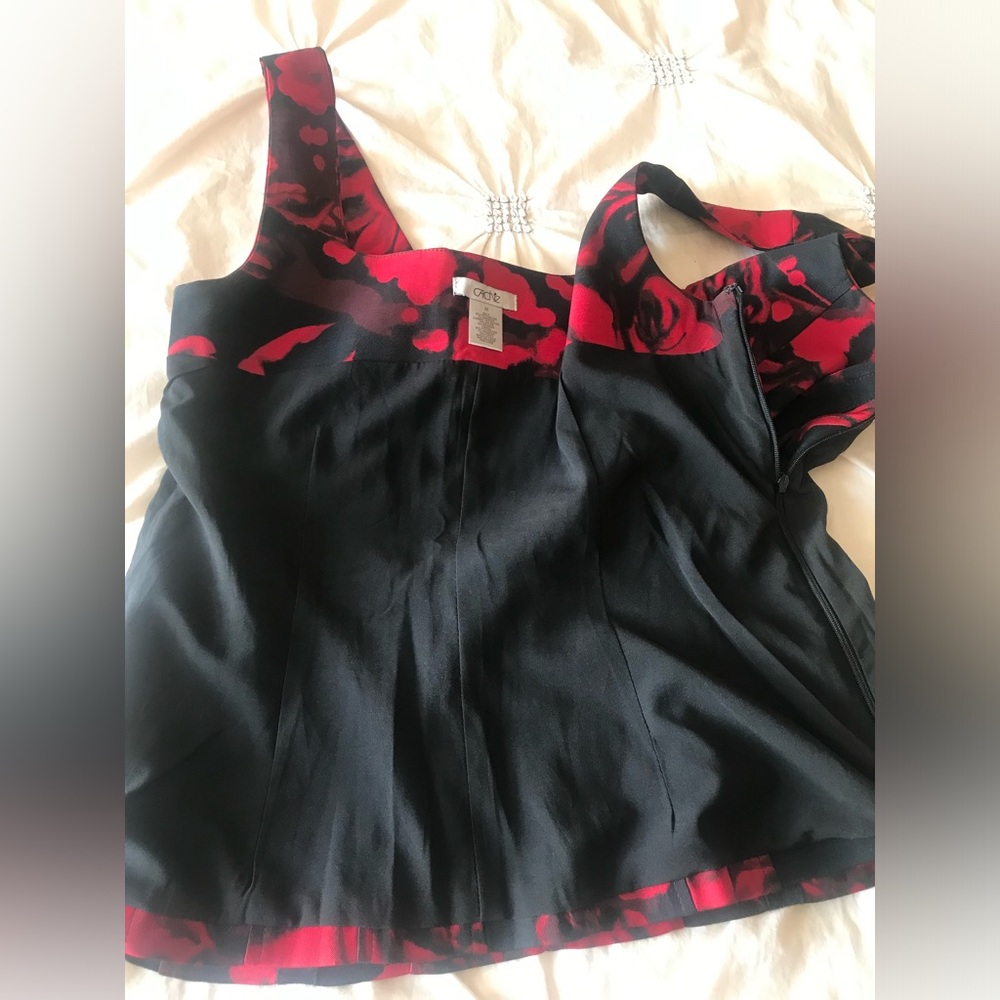 Cache Black And Rend Print Top In Great Condition… - image 8